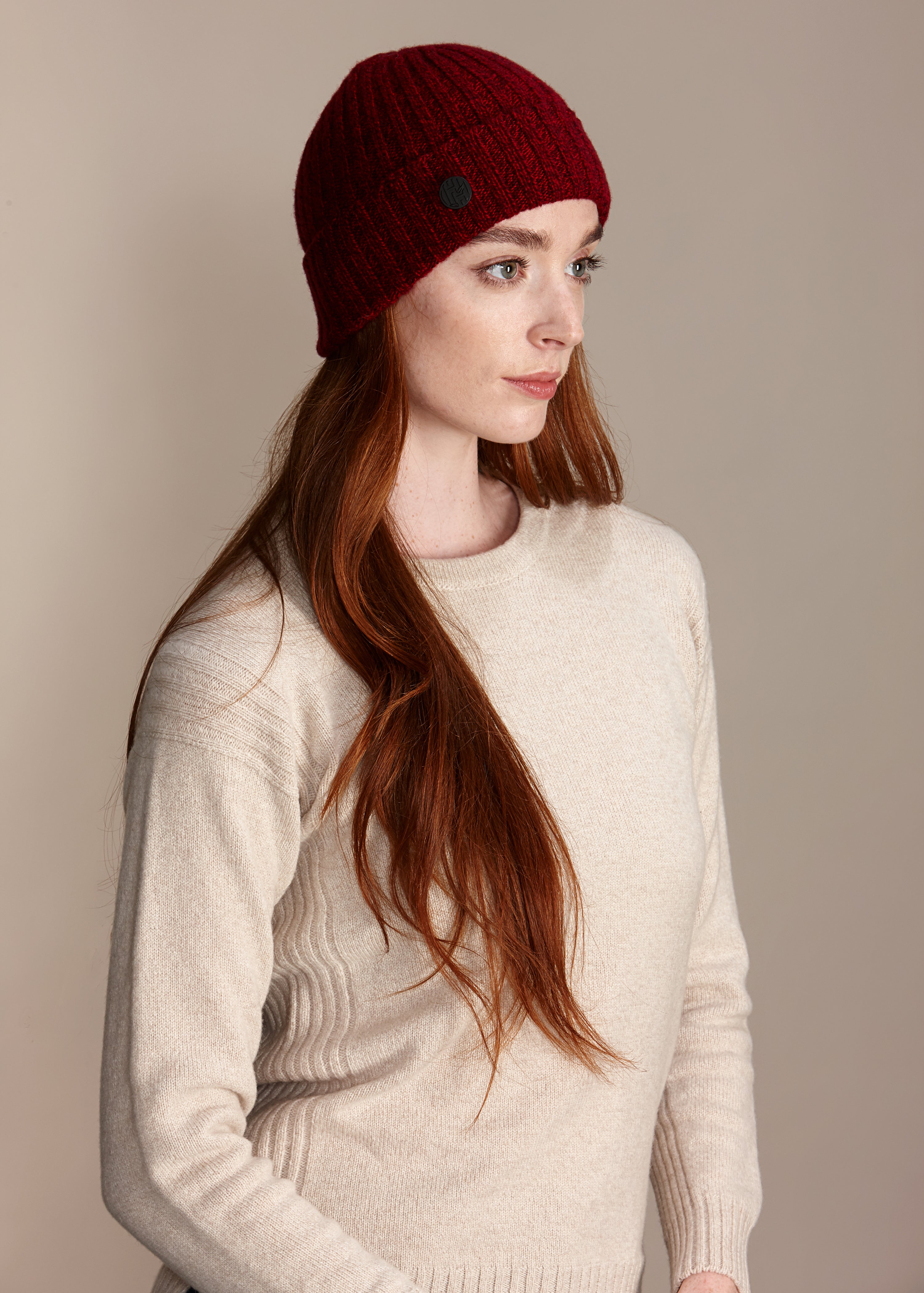 SAFFRON Women's Heavyweight Recycled Cashmere and Merino Beanie Hat Jet